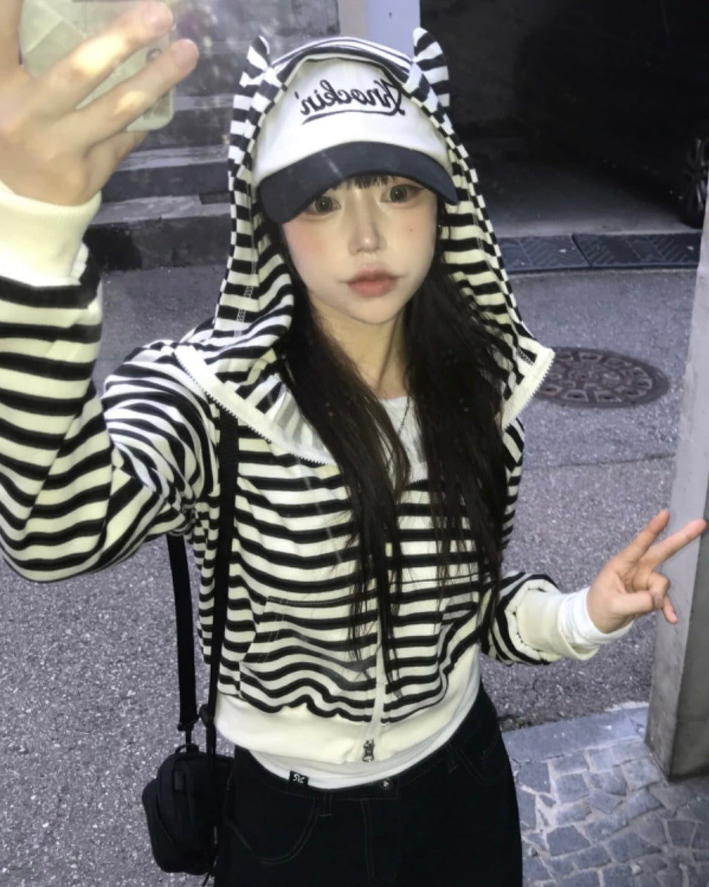 KR 貓耳造型間條外套